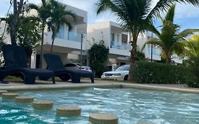 Cozy Family Vacation Home Near The Beach!